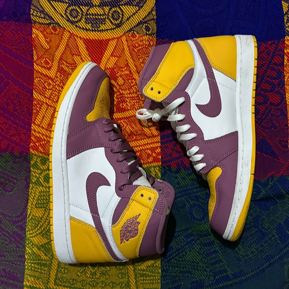 Air Jordan retro 1 brotherhood. Purple, white, gold. Size 10.5.